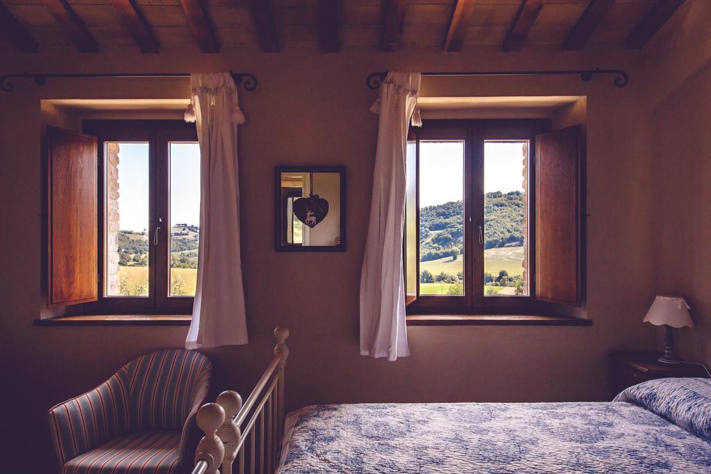 Agriturismo Casal San Sergio Фоссомброне Екстер'єр фото