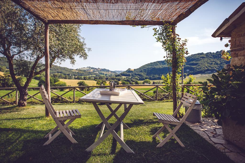 Agriturismo Casal San Sergio Фоссомброне Екстер'єр фото
